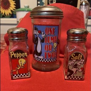 Looney Tunes Sugar Dispenser + Salt & Pepper Shakers